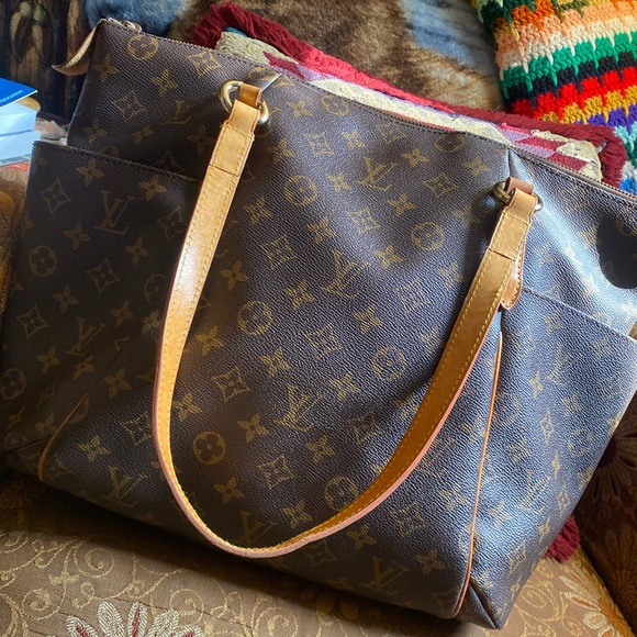 *SOLD* Louis Vuitton Carry All Tote - Picture 1 of 12